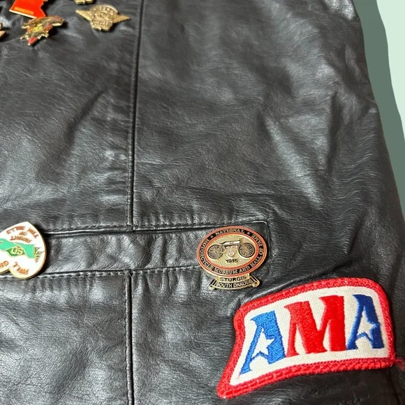 Vintage Ladies Harley Davidson Motorcycle HOG Owners Club Leather Vest 50+ Pins - Picture 9 of 14